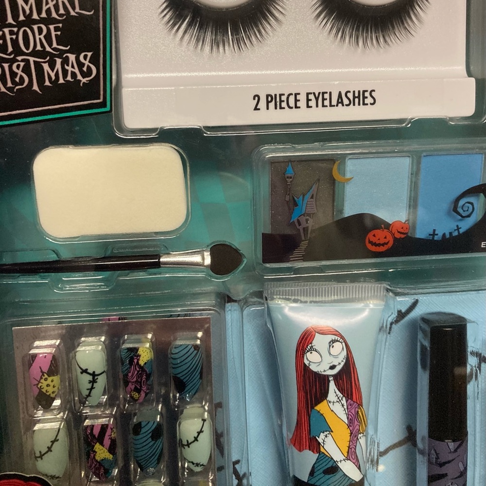 New Nightmare before Christmas Makeup Set.  Sold - Picture 9 of 13